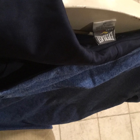 Blue large everlast hoodie never worn - Picture 2 of 3